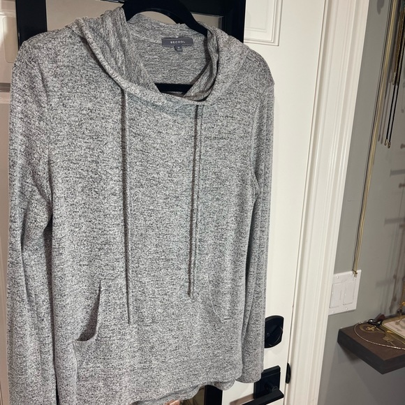 Be cool hoodie, shirt size medium - Picture 7 of 7